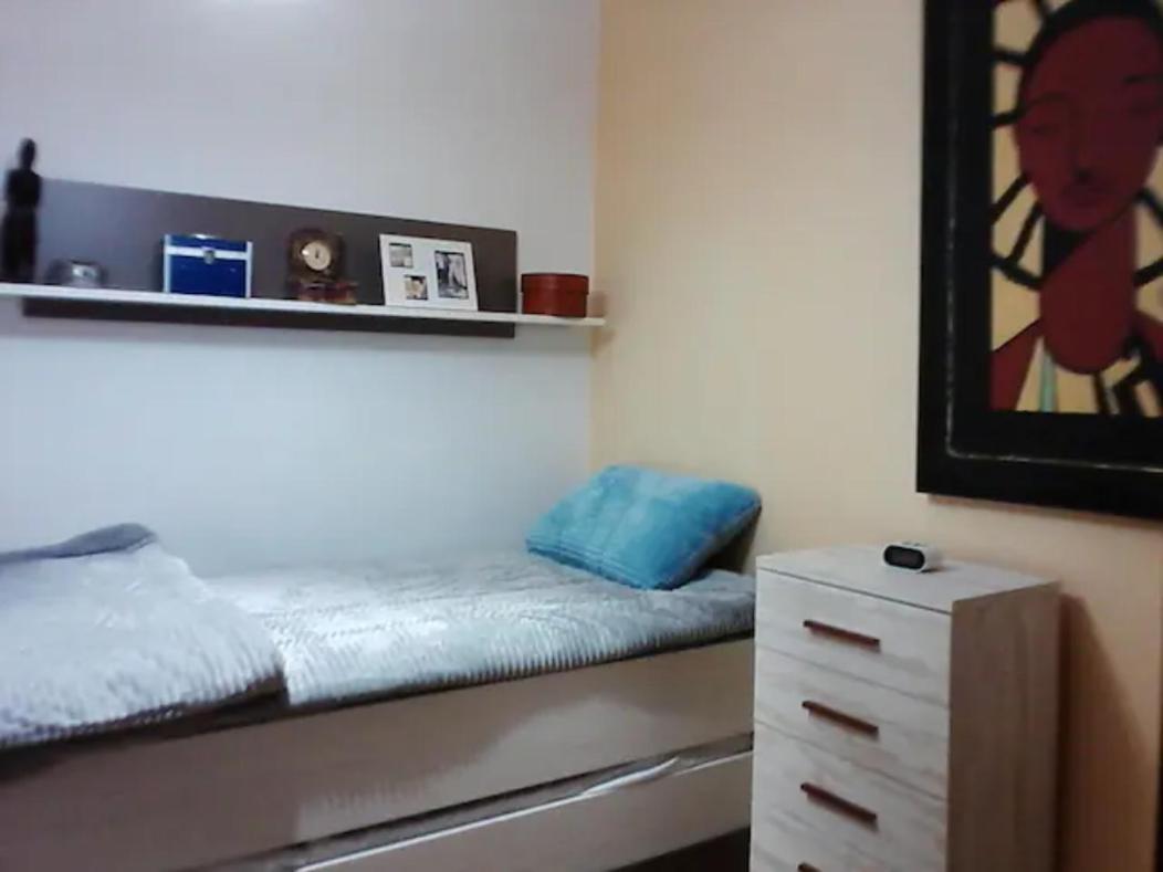 Las Golondrinas Zaragoza habitación individual Exterior foto