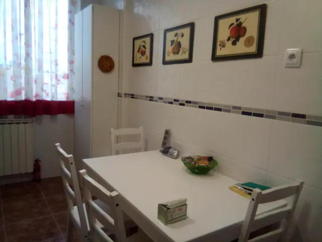 Las Golondrinas Zaragoza habitación individual Exterior foto